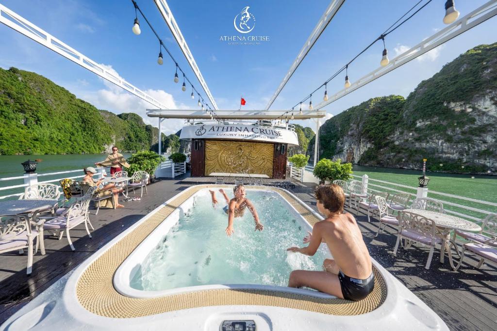 Athena Luxury Cruise photo 2