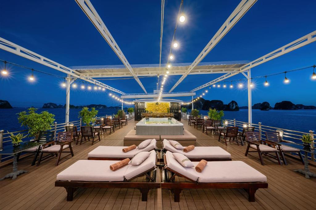 Athena Luxury Cruise photo 3