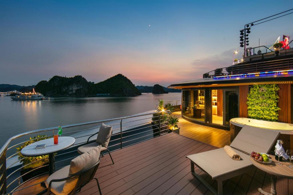 Calista Cruise Halong Bay photo 4
