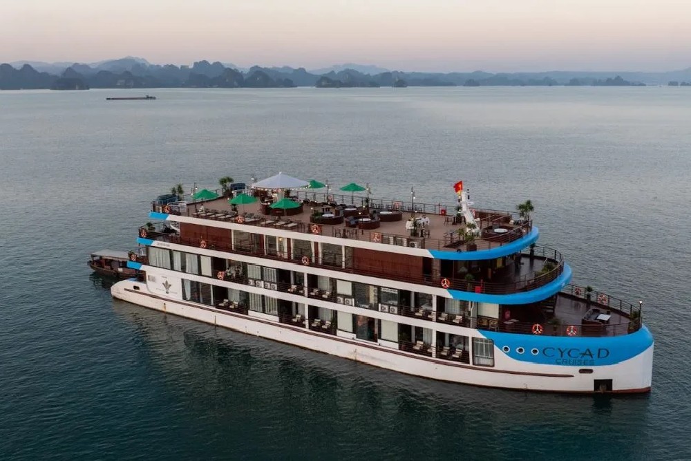 Cycad Cruise Halong Bay – Bai Tu Long Bay – Vietnam Xin Chao